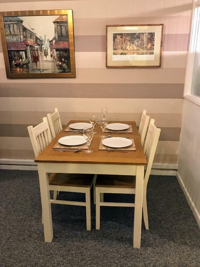 Lovely One Bedroom Apartment In Stratford Лондон Екстериор снимка