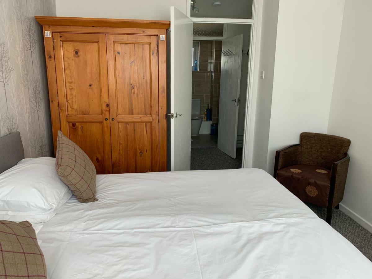 Lovely One Bedroom Apartment In Stratford Лондон Екстериор снимка