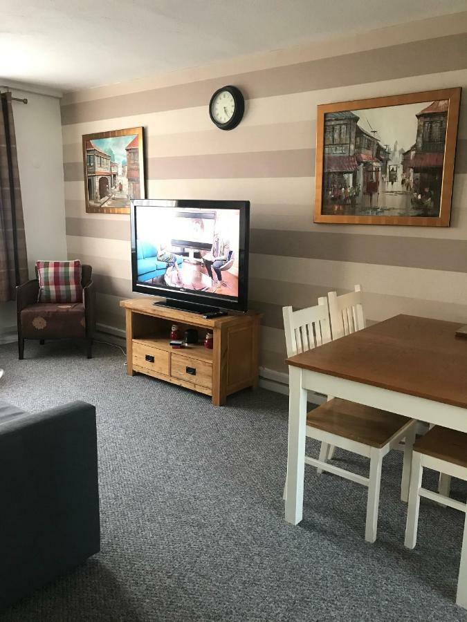 Lovely One Bedroom Apartment In Stratford Лондон Екстериор снимка